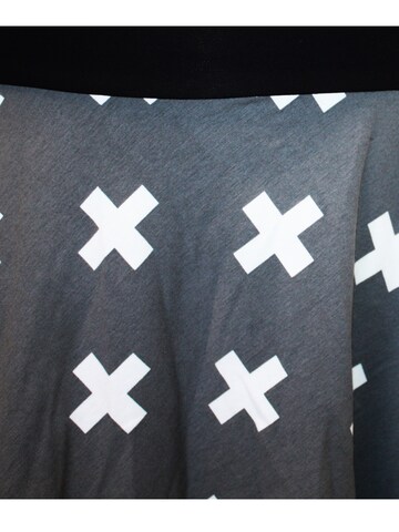 dunkle design Rock 'Kreuz'‌‌‌‌ in Grau