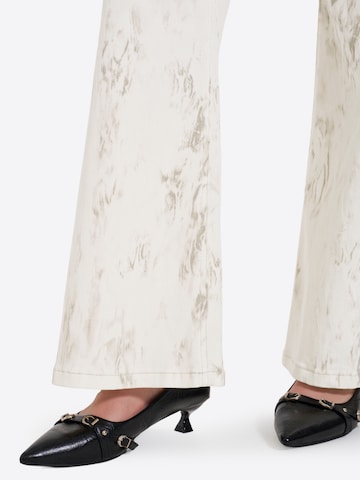 Wide leg Jeans di Imily Bela in bianco