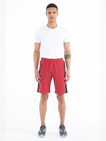 Tommy Life Loose fit Trousers in Red