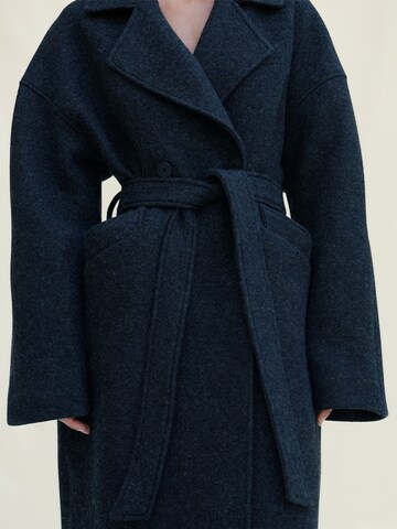 A LOT LESS Between-Seasons Coat 'Laila' in Black