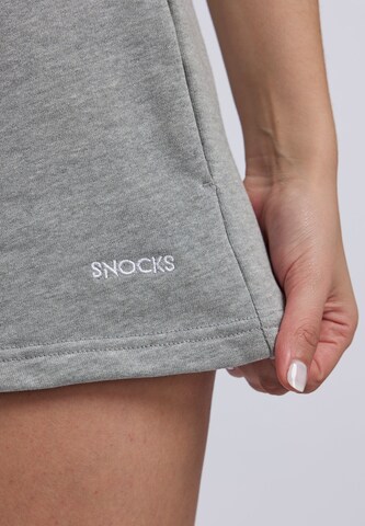 SNOCKS Regular Shorts in Grau