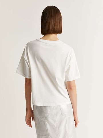 Tricou de la Scalpers pe alb