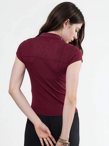 Busem Shirt in Red