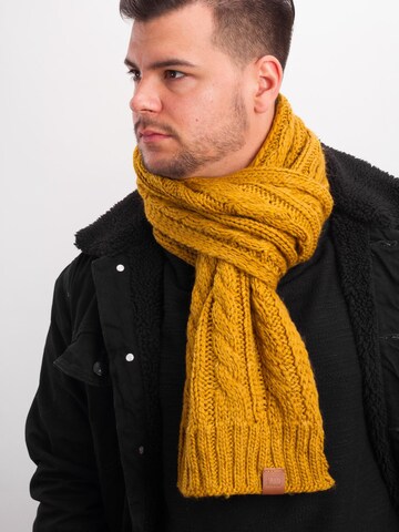 Manufaktur13 Oversized Scarf 'Rough Knit' in Yellow