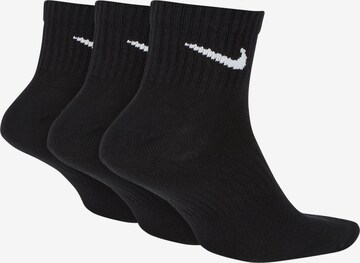 Regular Chaussettes de sport NIKE en noir