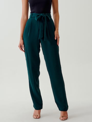 Tussah Regular Pleat-front trousers 'ALANA' in Green: front