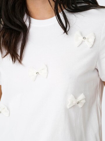 Tricou 'ONLOLIVIA' de la ONLY pe alb