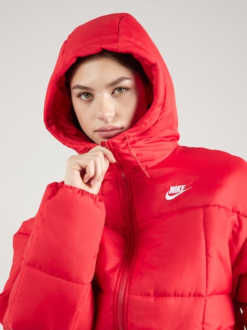 Nike Sportswear Zimní bunda – červená