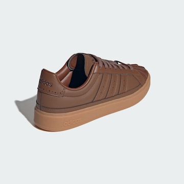 ADIDAS SPORTSWEAR - Sapatilha de desporto em castanho
