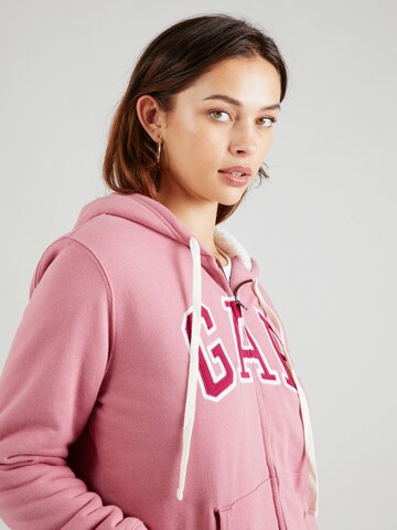 GAP - Sudadera con cremallera en rosa