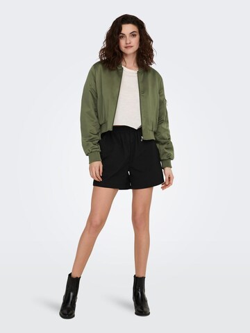 Veste mi-saison 'Johanne' ONLY en vert