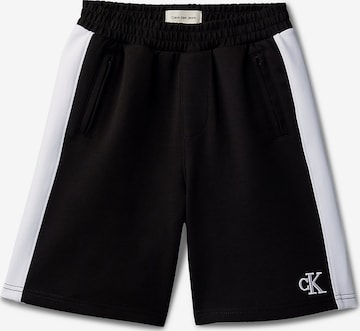 Calvin Klein Jeans - Loosefit Pantalón en negro: frente