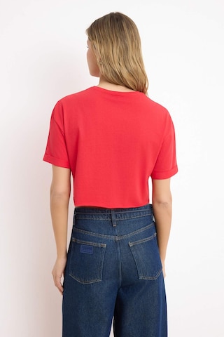 Tricou de la Trendyol pe roșu