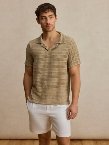 DAN FOX APPAREL Тениска 'Jon' в бежово: отпред