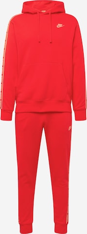 Survêtement 'CLUB FLEECE' Nike Sportswear en rouge : devant