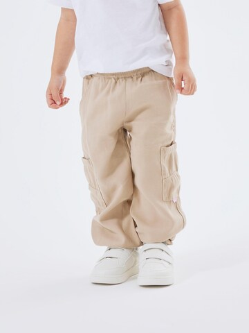 Effilé Pantalon 'Bella' NAME IT en beige : devant