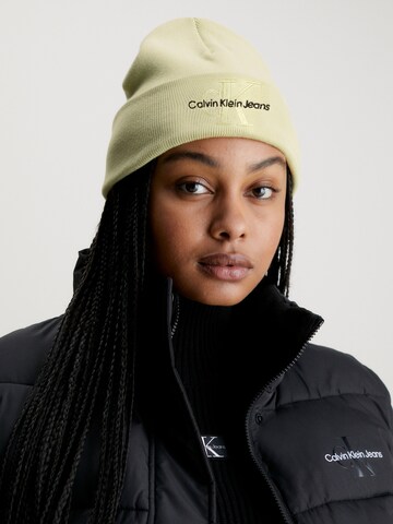 Calvin Klein Jeans Beanie in Green: front