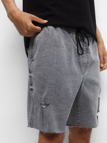 Loosefit Pantaloni de la Pull&Bear pe gri