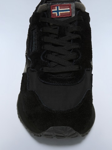 NAPAPIJRI Låg sneaker i svart