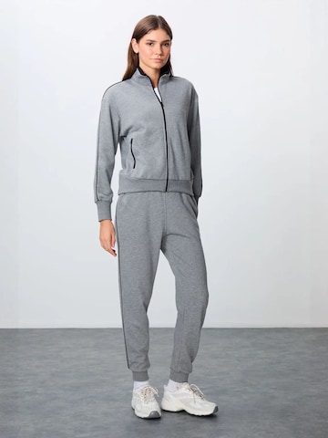 Tommy Life - Fato de jogging em cinzento