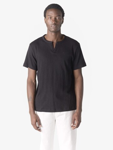 KOROSHI - Camiseta en negro: frente