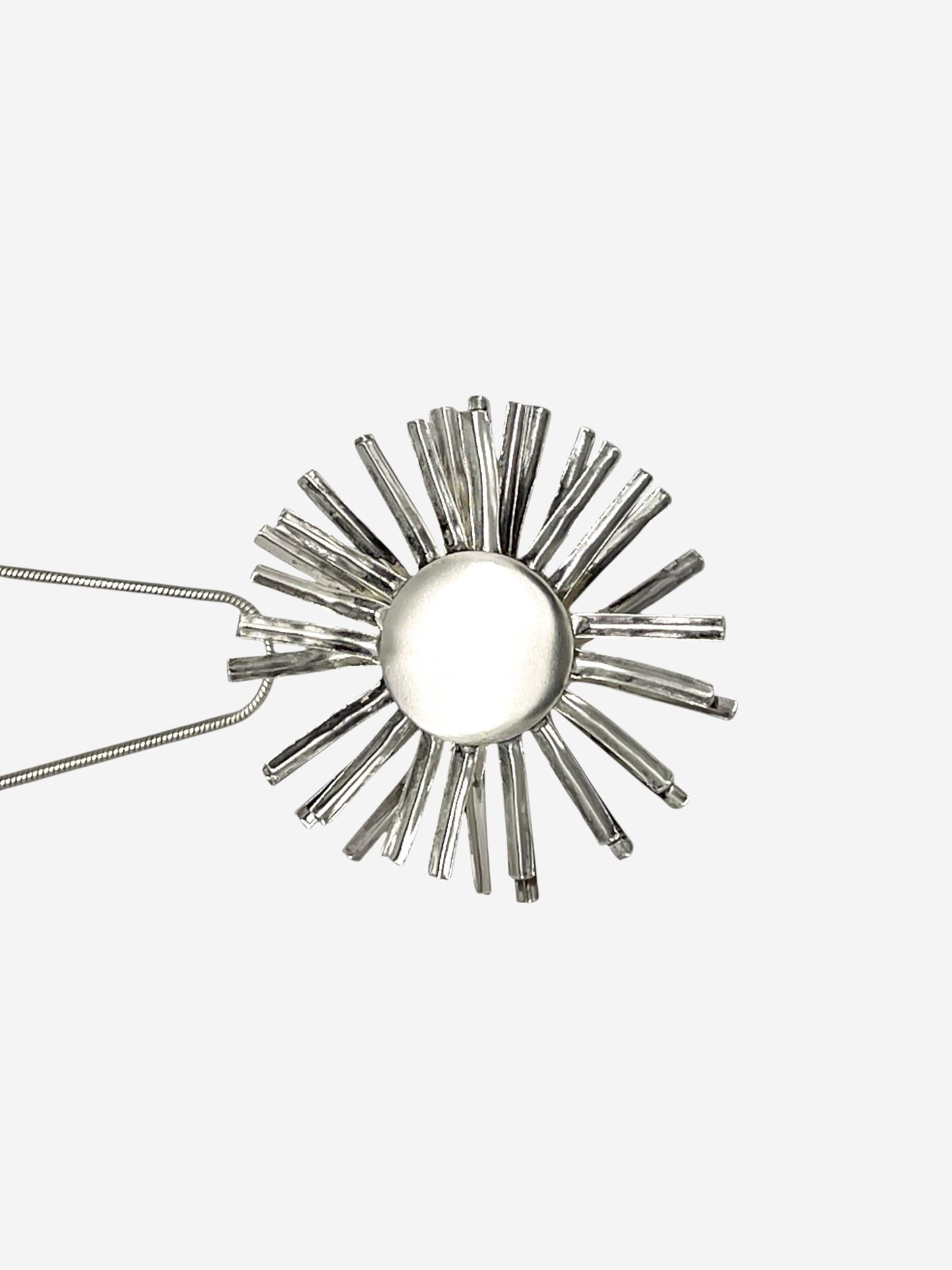 Gloria Mago - Cadena 'Sunflower pendant necklace, silver, 10µ brass' en plata