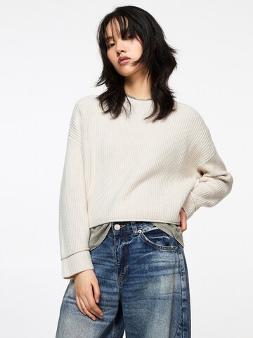 Pull-over Pull&Bear en beige : devant