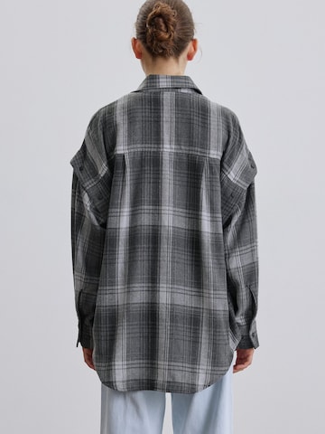 Estro Blouse '05124' in Grey