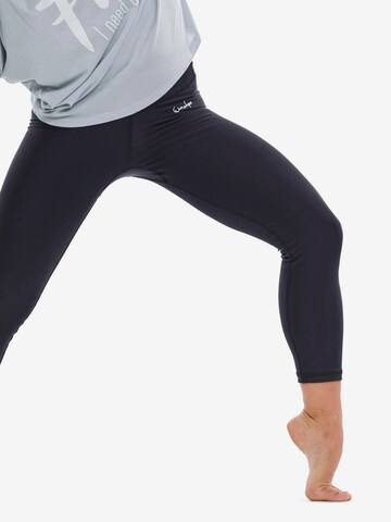 Skinny Pantalon de sport 'AEL302' Winshape en noir