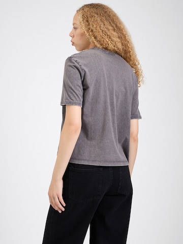 JDY Shirt in Grey