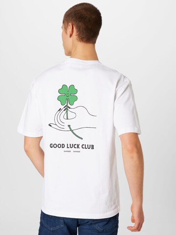 Samsøe Samsøe - Camiseta 'GOOD LUCK' en blanco: frente