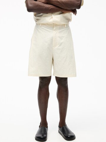 Pull&Bear Loosefit Shorts in Beige: predná strana