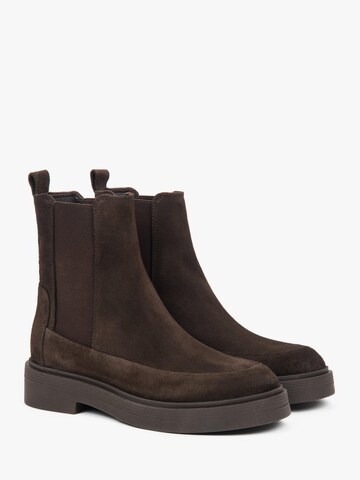 Estro Chelsea boots '09-3805' in Bruin