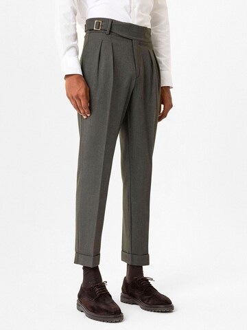 Tapered Pantaloni con pieghe 'Abelard' di Antioch in verde