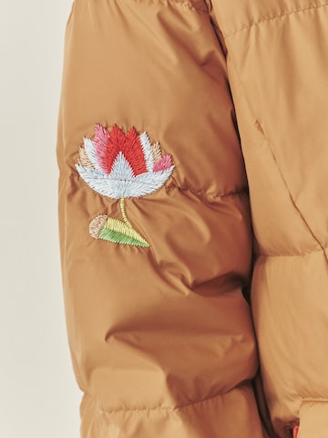 Veste d’hiver 'KREZI' TATUUM en beige