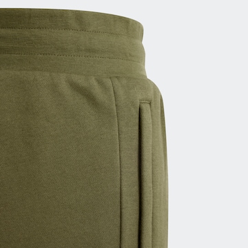 ADIDAS ORIGINALS Tapered Pants 'Adicolor' in Green