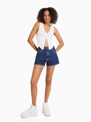 Bershka Loosefit Shorts in Blau