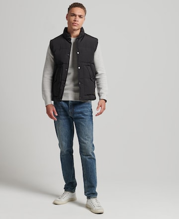 Superdry Bodywarmer 'Mountain' in Zwart: voorkant