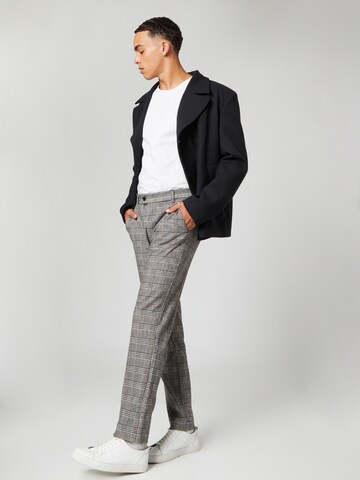 Regular Pantalon chino 'Dave' Guido Maria Kretschmer Men en gris