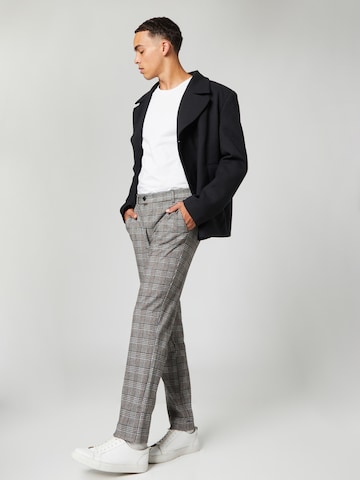 Regular Pantalon chino 'Dave' Guido Maria Kretschmer Men en gris