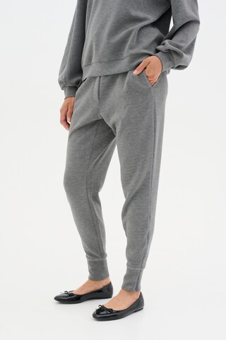 My Essential Wardrobe Tapered Hose in Grau