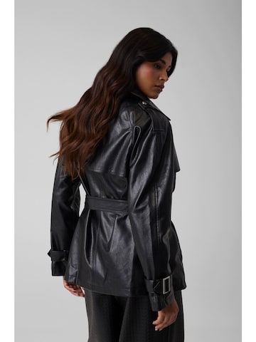 GUESS Between-Seasons Coat in Black