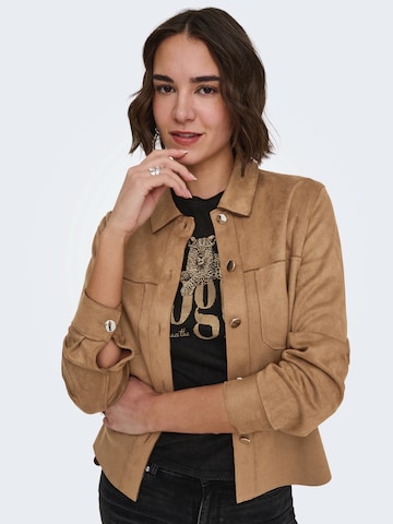 ONLY Välikausitakki värissä ruskea