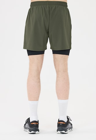 Virtus Regular Shorts 'Zayne' in Grün