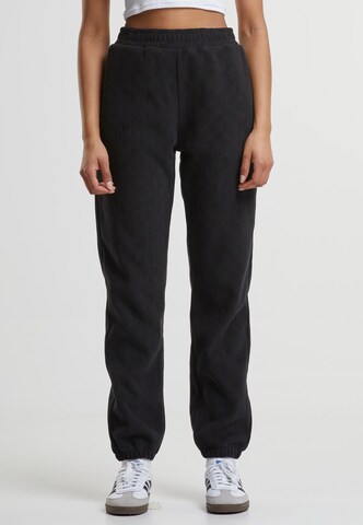 Urban Classics Tapered Hose in Schwarz: Vorderseite