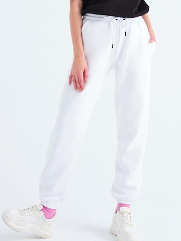 Rockupy Regular Trousers 'Janis' in White