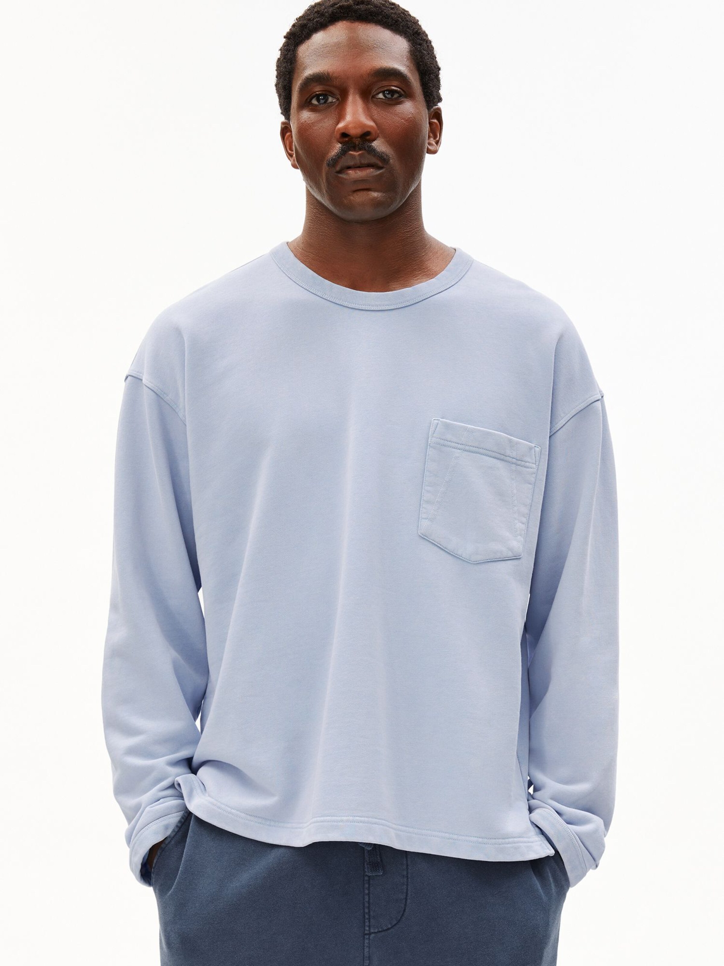 ARMEDANGELS Sweatshirt in Blauw: voorkant