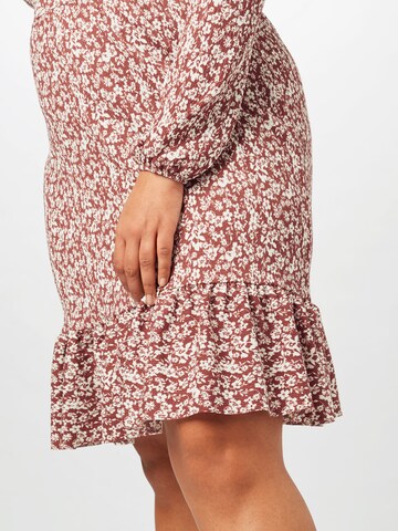 Robe 'Mele' ABOUT YOU Curvy en marron