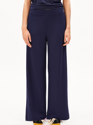 ARMEDANGELS Wide Leg Hose HIMAARI in Blau: Vorderseite