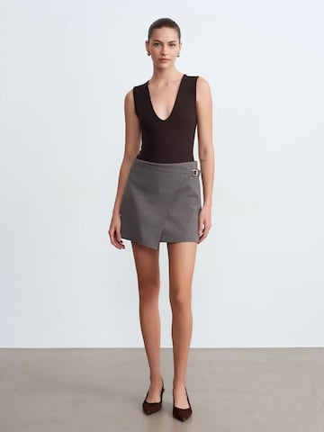 Dilvin Blouse Bodysuit in Black: front